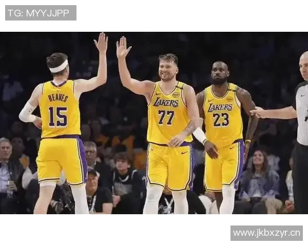 詹姆斯与东契奇新赛季搭档数据分析场均贡献237分78板67助 詹姆斯与东契奇新赛季搭档数据分析场均贡献237分78板67助