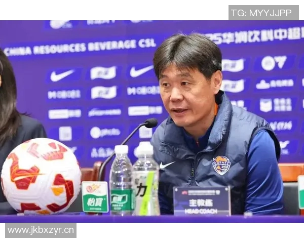 李霄鹏呼吁球迷宽容:主场被喊下课是常态应理解教练艰辛 李霄鹏呼吁球迷宽容:主场被喊下课是常态应理解教练艰辛