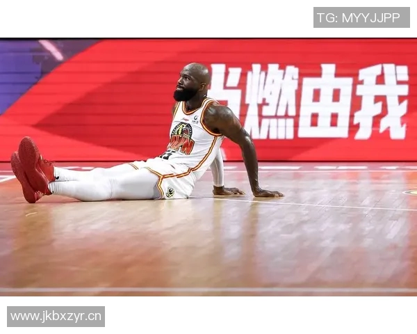 格莱姆斯状态低迷却依然贡献全面数据13投5中收获12分5篮板6助攻 格莱姆斯状态低迷却依然贡献全面数据13投5中收获12分5篮板6助攻