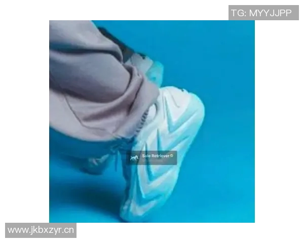 爱德华兹第三代签名鞋AE3即将发布夏季热潮再掀新风尚