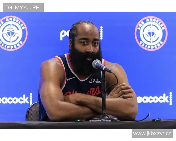 掘金自媒体调侃哈登布劳恩笑容满面快船季后赛大战七场引热议 掘金自媒体调侃哈登布劳恩笑容满面快船季后赛大战七场引热议