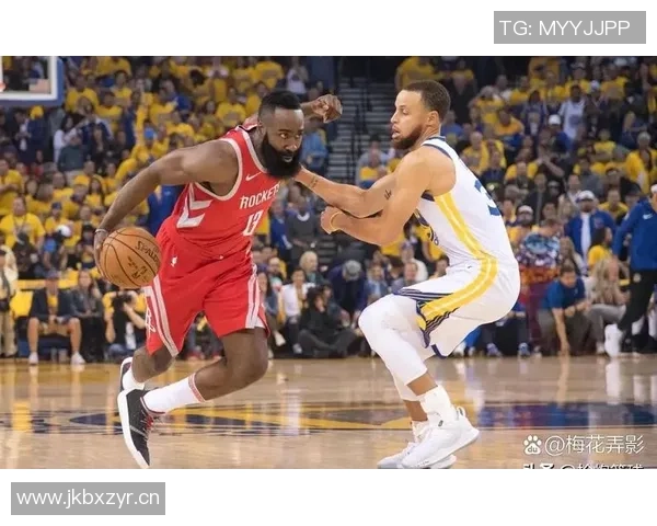 哈登分享职业生涯的坚持与挑战：与詹姆斯杜兰特库里同台竞技的艰辛