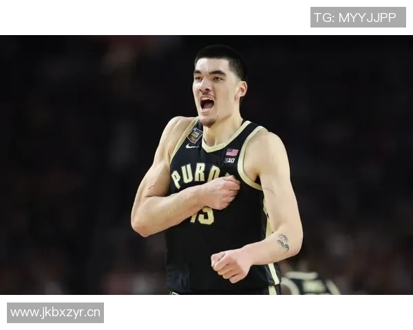 米奇约翰逊寄语卡斯尔期待他在未来的成长与突破