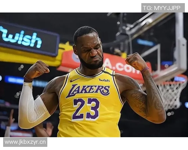 詹姆斯强调团队合作的重要性以身作则激励队友共同进步