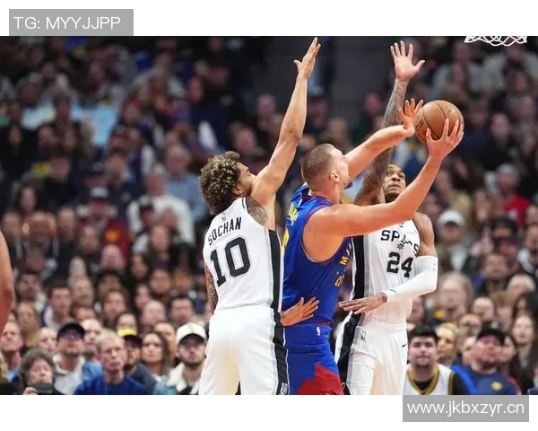 掘金缺阵影响防守表现福克斯与瓦塞尔在激烈对抗中展现实力