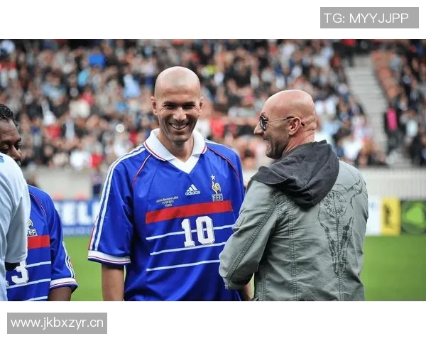 尤文旧将回忆齐达内首次训练表现如同外星人降临般震撼人心