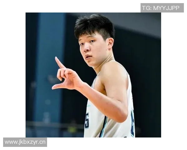 媒体人称赞杨瀚森聪明且心态积极期待他在时间与耐心中成长