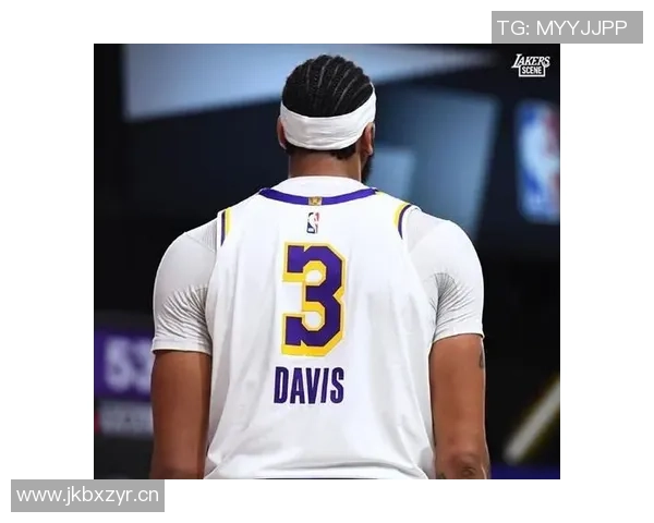 长江后浪推前浪文班对位浓眉续写传奇砍下40分15篮板的辉煌表现