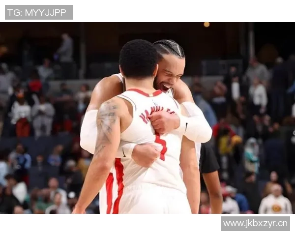 半场战报巴特勒与狄龙对决精彩纷呈库里与布克默默助阵表现平平