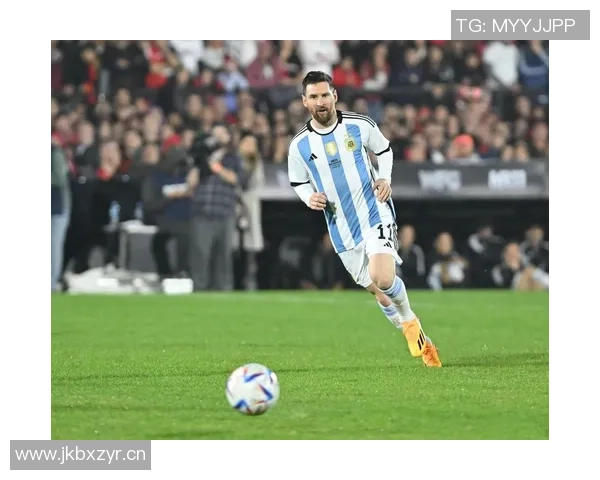 布斯克茨精准直塞助攻梅西单刀机会遗憾打偏错失良机 布斯克茨精准直塞助攻梅西单刀机会遗憾打偏错失良机